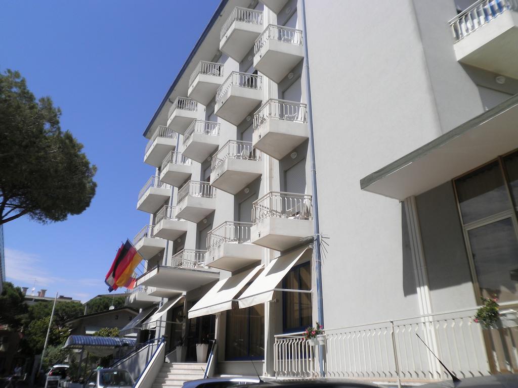 Hotel Umberto Lido di Jesolo Exterior foto